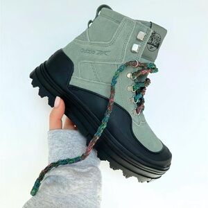 Danielle Guizo and Reebok collaboration boot size 9 New